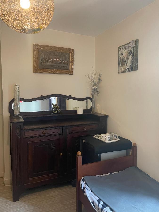 Leleka Hostel Esbly 외부 사진