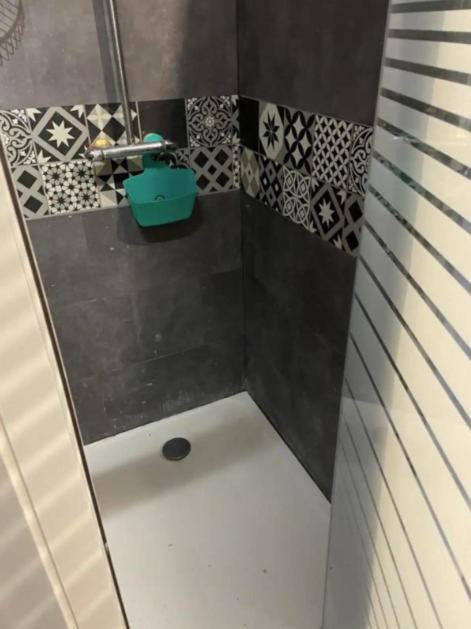 Leleka Hostel Esbly 외부 사진